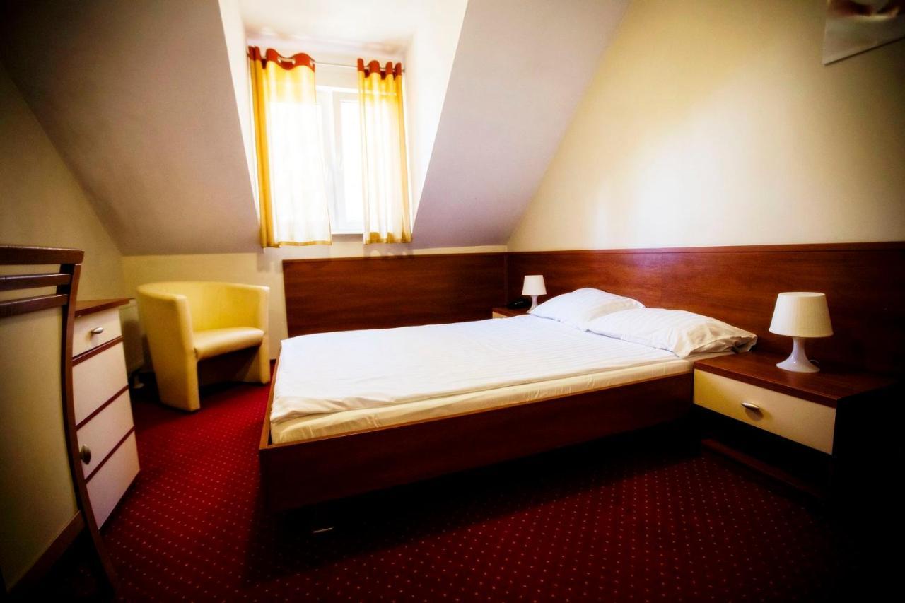 Hotel Luka Радом Экстерьер фото