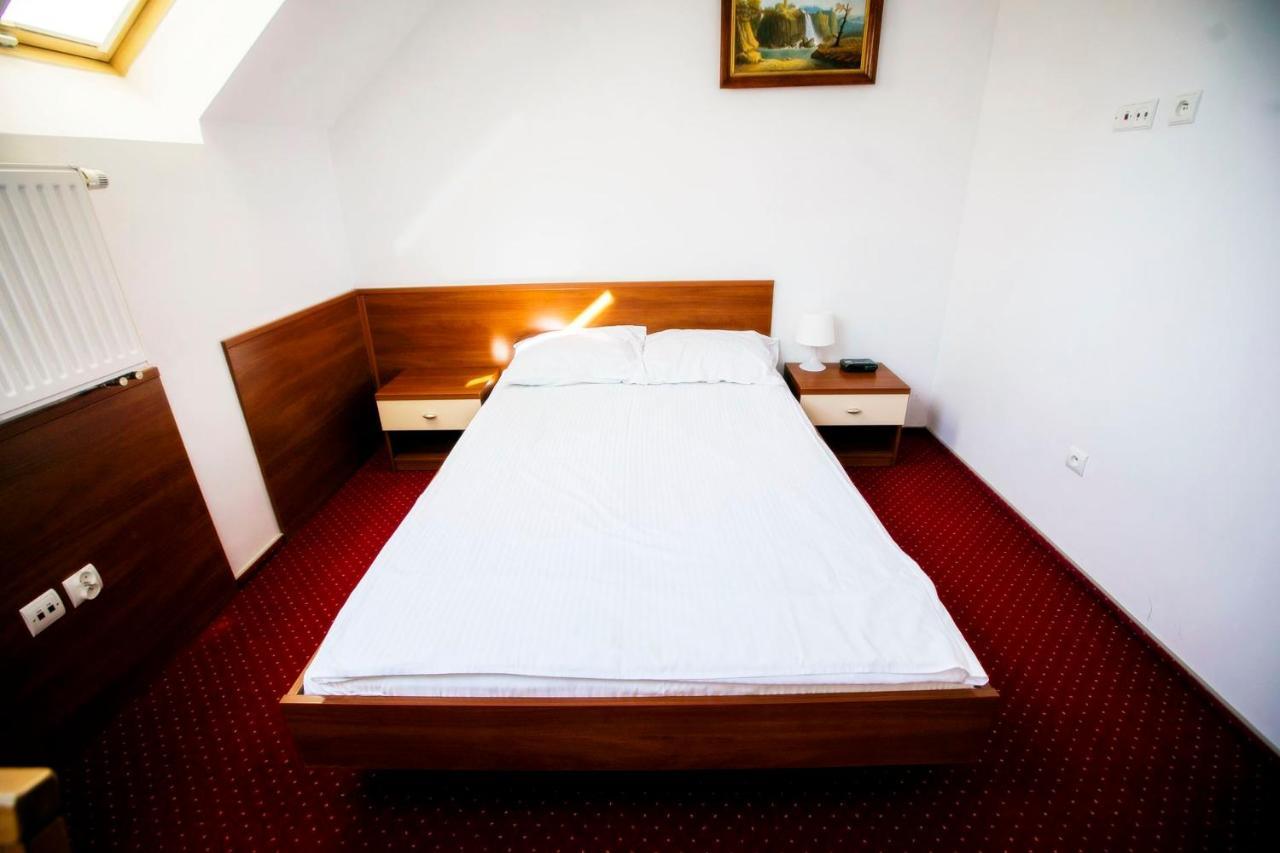 Hotel Luka Радом Экстерьер фото