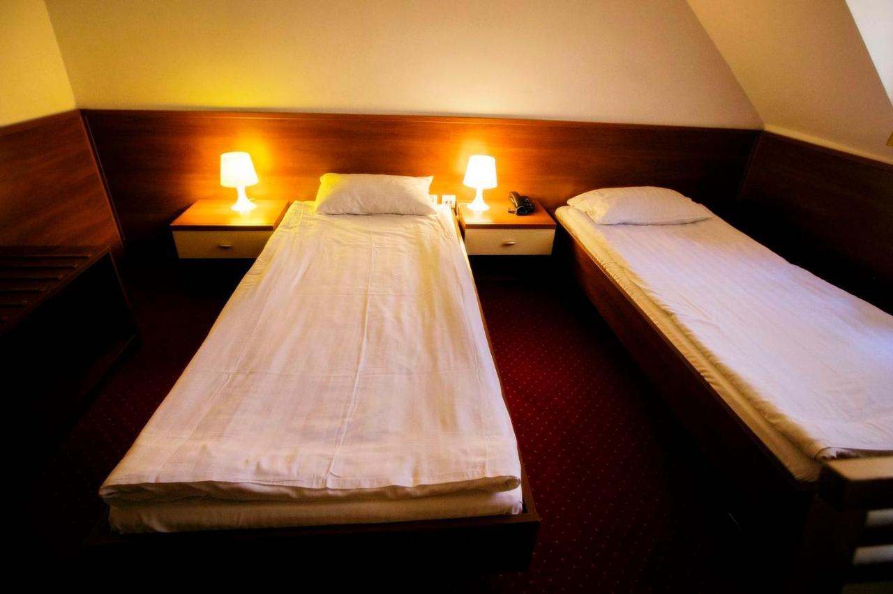 Hotel Luka Радом Экстерьер фото