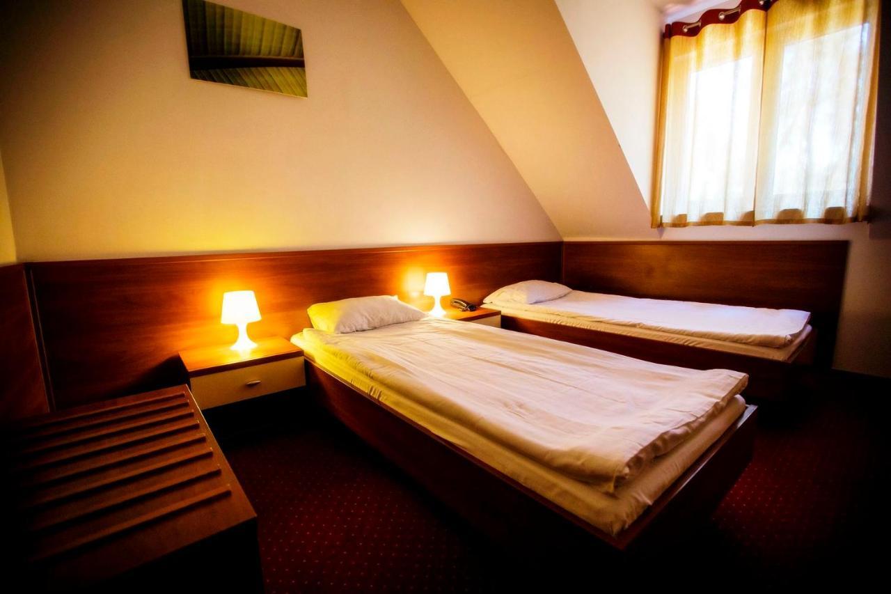 Hotel Luka Радом Экстерьер фото