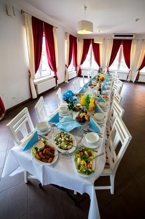 Hotel Luka Радом Экстерьер фото
